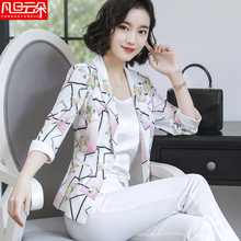 夏季碎花小西装女装外套七分袖休闲短款西装领韩版修身时尚小西服图片