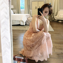 于momo蕾丝连衣裙少女心仙女裙粉色高腰chic温柔裙超仙收腰长裙
