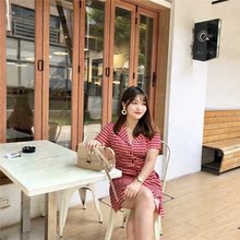 大码 胖mm复古少女红白格港味收腰显瘦V领连衣裙潮 2018夏季新款