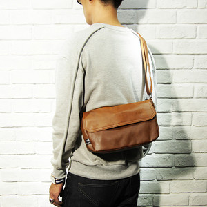 复古PU皮单肩包男包休闲邮差包挎包