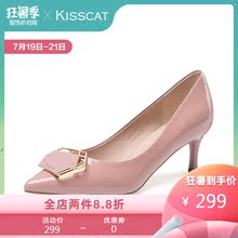 接吻猫2018春秋新款金属饰扣漆皮尖头猫跟浅口单鞋女KA98128-10