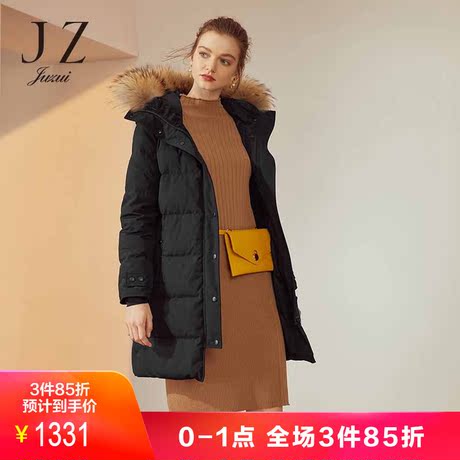 JUZUI/玖姿2018黑色可拆卸貉子毛领羽绒服女保暖厚外套商品大图