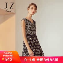 玖姿奥莱店2018夏装新款印花V领棉质中长无袖连衣裙女图片