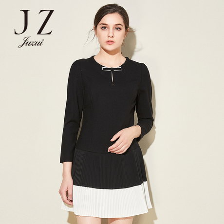 JUZUI/玖姿奥莱旗舰店2018冬装新款圆领长袖拼接百褶连衣裙女商品大图