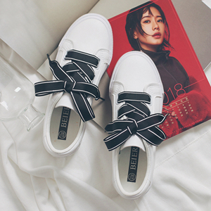 学生系带休闲板鞋白鞋