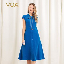 VOA40姆米天蓝重磅真丝蝴蝶结领单排扣金线密拷锁边挺括连衣裙图片