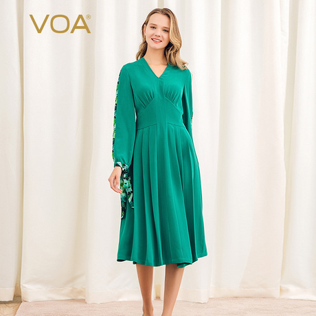 VOA重磅真丝40姆米绿色V领高腰工字褶拼印花蝴蝶结长袖韩版裙商品大图