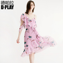 欧美粉底印花吊带漏肩荷叶边连衣裙中长款 沙滩裙 DPLAY2018夏新品