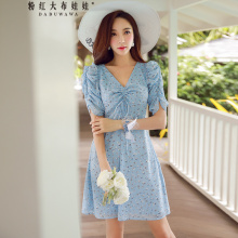 粉红大布娃娃碎花裙夏款2018新品抽绳系带V领泡泡袖雪纺连衣裙图片