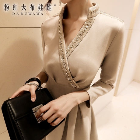 连衣裙 粉红大布娃娃2017新款秋装女装气质V领钉珠收腰修身连衣裙商品大图