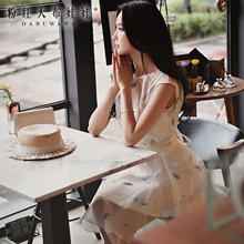 粉红大布娃娃衬衫夏季韩版时尚无袖上衣气质通勤淑女印花圆领衬衣图片