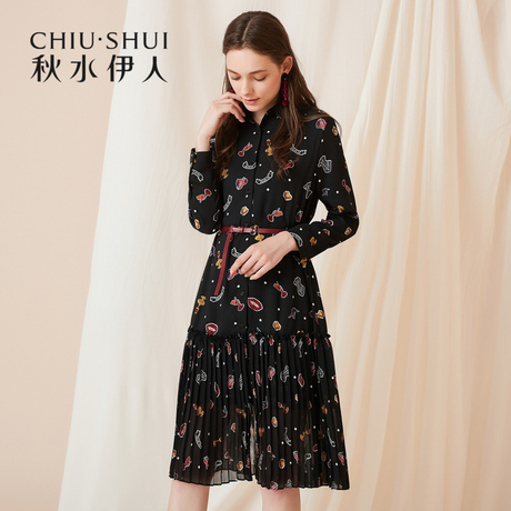 秋水伊人2018秋装新款女装衬衫领单排扣裙子印花百褶长袖连衣裙商品大图