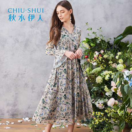 秋水伊人2018春装新品女装V领碎花喇叭袖系带印花连衣裙商品大图