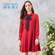 折秋水伊人2018春装新品女装简约蝴蝶系带翻领短款连衣裙裙子图片