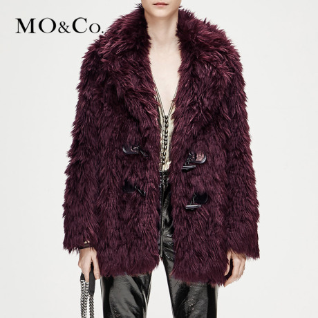 MOCO2018冬季新品翻领牛角扣毛绒外套MA184COT111 摩安珂商品大图
