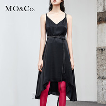MOCO2018夏季新品个性交叉美背吊带连衣裙 MA182DRS137摩安珂图片