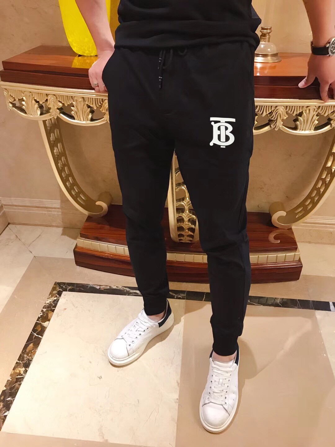2019秋冬款男士潮流百搭bt休闲裤网红明星同款tb字母刺绣束脚长裤优惠券