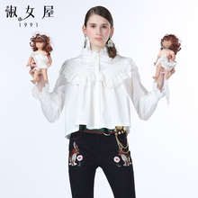 淑女屋2018年冬季新款绣花镂空花边柔软合体连帽米白色上衣图片