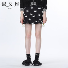 淑女屋2018年秋季新款黑底白天鹅图案半身裙图片