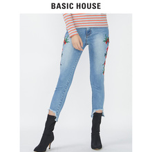 Basic House/百家好秋冬款浅色不规则边绣花牛仔裤常规款HRDP729C图片