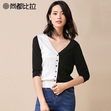 尚都比拉2018新款秋装简约黑白撞色V领七分袖毛针织开衫短款外套商品大图
