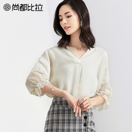 尚都比拉七分袖镂空花边衬衫2018秋气质V领上衣仙简约杏色衬衣女商品大图
