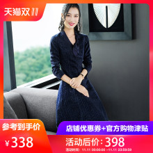 隆缘裳V领连衣裙2018冬季新款蝴蝶结收腰显瘦过膝A字裙子5108图片