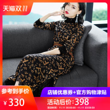 隆缘裳秋冬装2018新款复古字母长袖气质蕾丝拼接针织连衣裙女3256图片