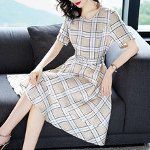 隆缘裳2018夏新品气质简约格子A字裙收腰显瘦冷淡风连衣裙女9880图片