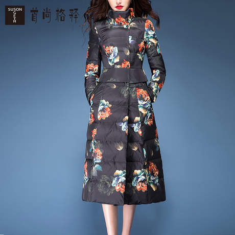 首尚格释2018冬季新款修身显瘦印花高领白鸭绒轻薄羽绒服女中长款商品大图