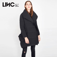 LINC金羽杰冬季新品街头大翻领暗扣围裹感羽绒服女中长款7480901图片