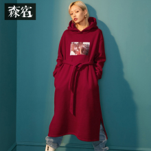 森宿Y红色连帽卫衣裙女秋冬装2018新款宽松长袖收腰中长款连衣裙图片