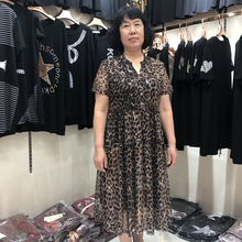 新款 宽松洋气妈妈装 豹纹连衣裙女40中长裙50岁雪纺大码 中老年夏装