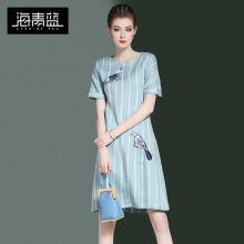 海青蓝2018春装新款圆领短袖气质条纹修身绣花时尚连衣裙女00353图片