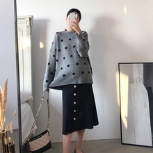 2018冬装新品 灰色波点宽松毛衣上衣孕妇装