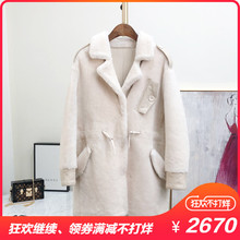 欧洲站2018冬季新款女装韩版翻领中长款美利奴羊羔毛皮毛一体外套图片