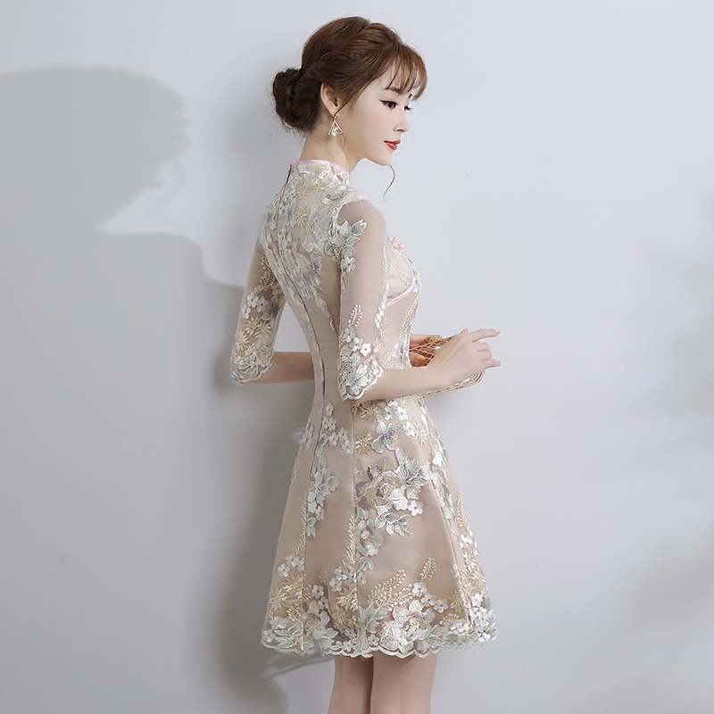 莲衣裙女新款_2018新款修身风衣裙(2)