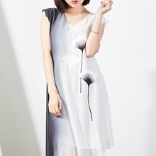 女通勤印花套头无袖 复古渐变色蚕丝连衣裙 2017夏新品 V领真丝长裙
