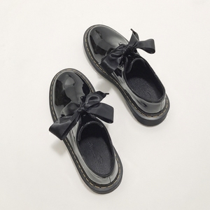 深口系带马丁单鞋