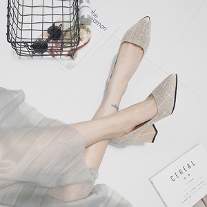 简约格子尖头高跟鞋