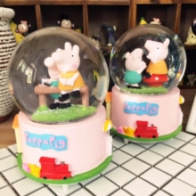 创意飘雪花带灯水晶球卡通音乐盒摆件送女孩男孩生日礼物小猪佩奇