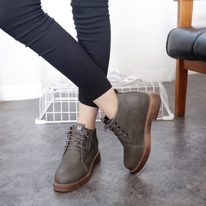 奥雅达新款厚底粗跟短靴