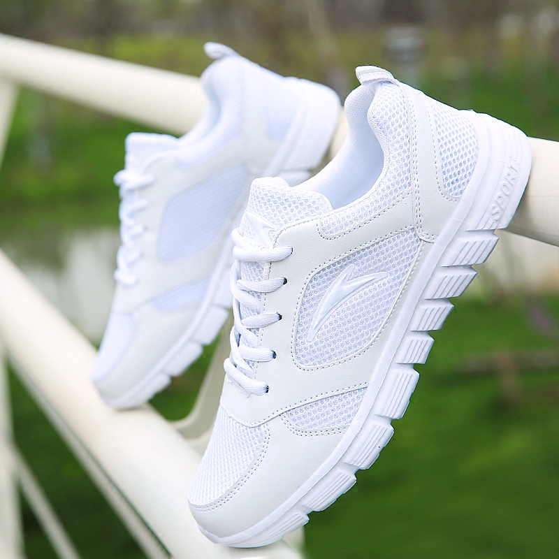 Кеды конверс радуга. Кроссовки на плоской подошве. Белые кроссы со смайлом. Кроссовки носки белые. Белые кроссы со смайлом.