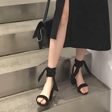 女鞋 羅馬風歐美街拍舒適好搭配 2019粗高跟交叉綁帶真皮絨露趾涼鞋