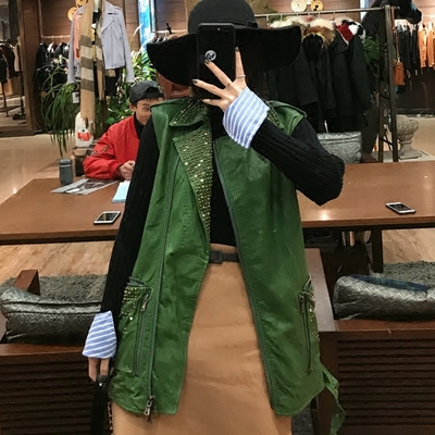 皮衣女外套中长款春款皮衣女2018新款真皮马夹铆钉真皮皮衣女马甲