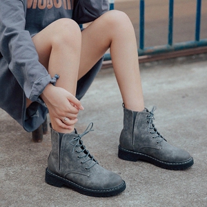 英伦风系带机车短靴