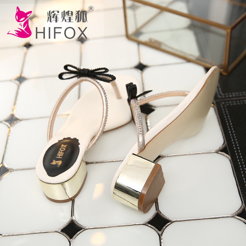 超带感的夹趾拖鞋你穿了没？