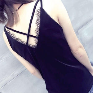2018新款背后交叉金丝绒背心女修身显瘦V领蕾丝吊带打底衫