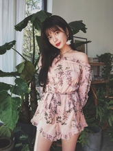 度假Playsuit 澳洲风情kendall露肩一字肩荷叶粉色斜肩印花连体裤