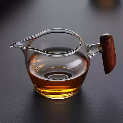 Heat-resistant glass fair cup Japanese-style wooden handle tea dispenser Household small tea sea thickened transparent Kung Fu tea set Male cup